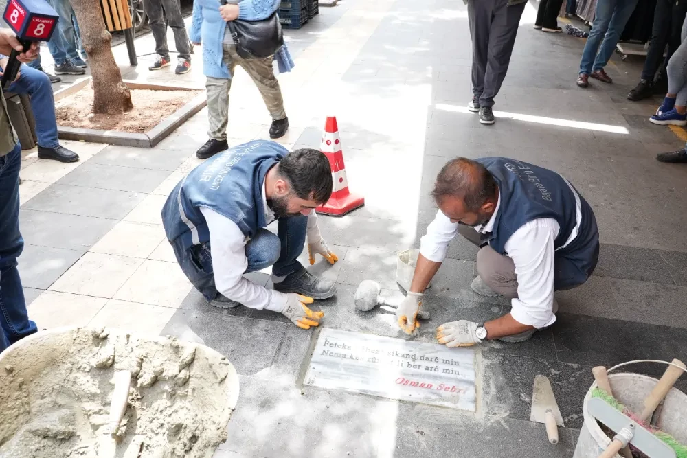 Diyarbakır’da 15 Mayıs Kürt Dil Bayramı’na Özel Anlamlı Dokunuş: Gazi Caddesi Klasik Kürt Şiiriyle Buluştu