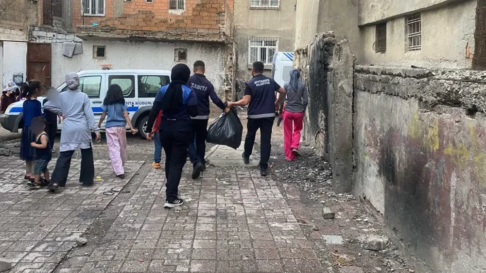 Diyarbakır’da Sokakta Çadır Kurarak Yaşayan Aile Misafirhaneye Yerleştirildi