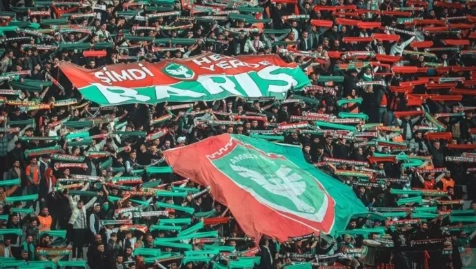 Amedspor Taraftarlarından Siyah Giyinme Çağrısı: “Sırrı Süreyya Önder’i Unutmayacağız”